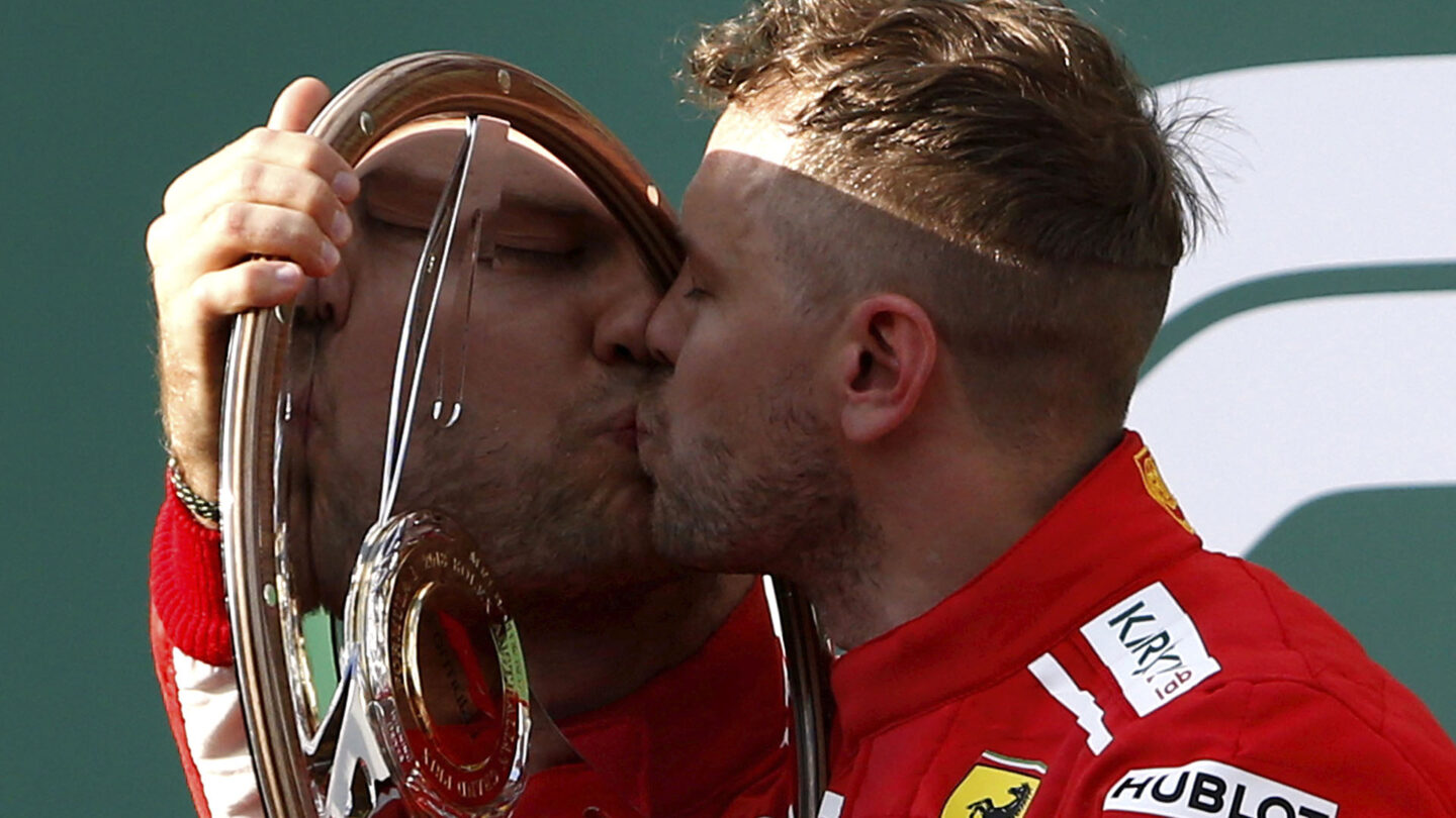 La pícara maniobra con la que Sebastian Vettel se impuso a Lewis Hamilton en Australia |