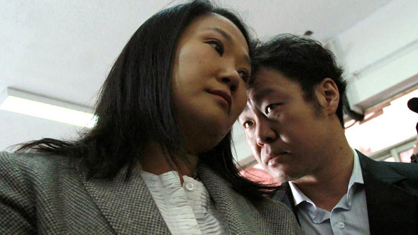 Nuevo capítulo en la guerra entre los hermanos Fujimori Kenji acusó a Keiko de querer todo el poder en Perú |