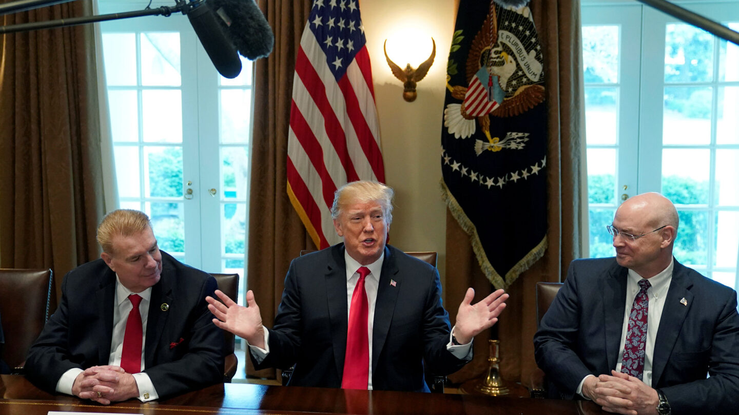 Donald Trump desafía a la Unión Europea y amenaza con impuestos en el sector automotor |