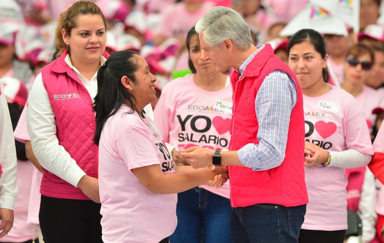 WhatsApp Image 2018 03 05 at 150532 CON SALARIO ROSA SE BRINDAN MÁS POSIBILIDADES DE SUPERACIÓN Y CRECIMIENTO PERSONAL A MUJERES MEXIQUENSES ALFREDO DEL MAZO |