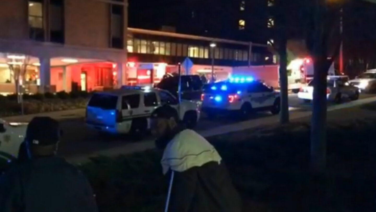 Un hombre disparó a dos personas dentro de un hospital en Estados Unidos y luego se suicidó |