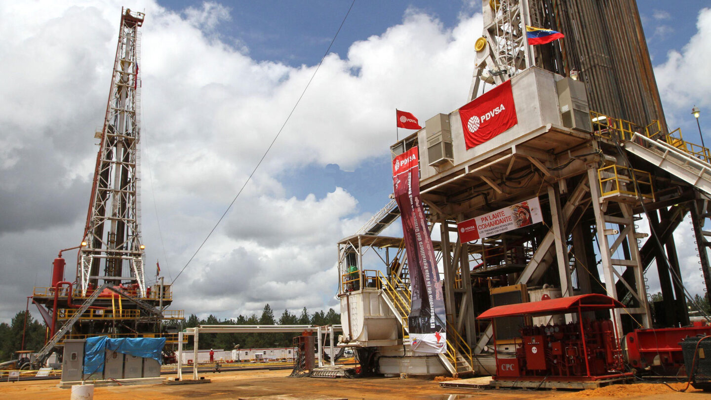 Crisis petrolera en Venezuela la producción de crudo cayó un 327 respecto a enero |