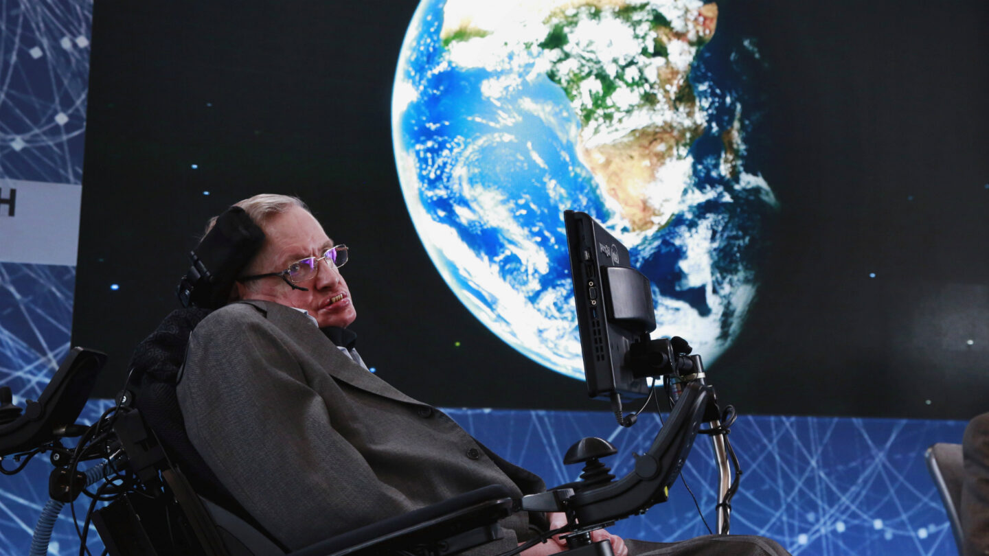 Los restos de Stephen Hawking serán enterrados junto a los de Isaac Newton en la abadía de Westminster |