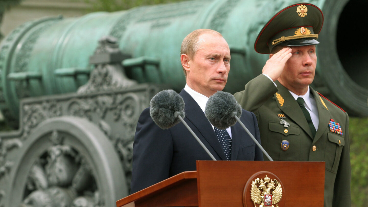 Tras el bombardeo Vladimir Putin puso a sus aviones en guardia y en el aire sobre todo el territorio de Siria |