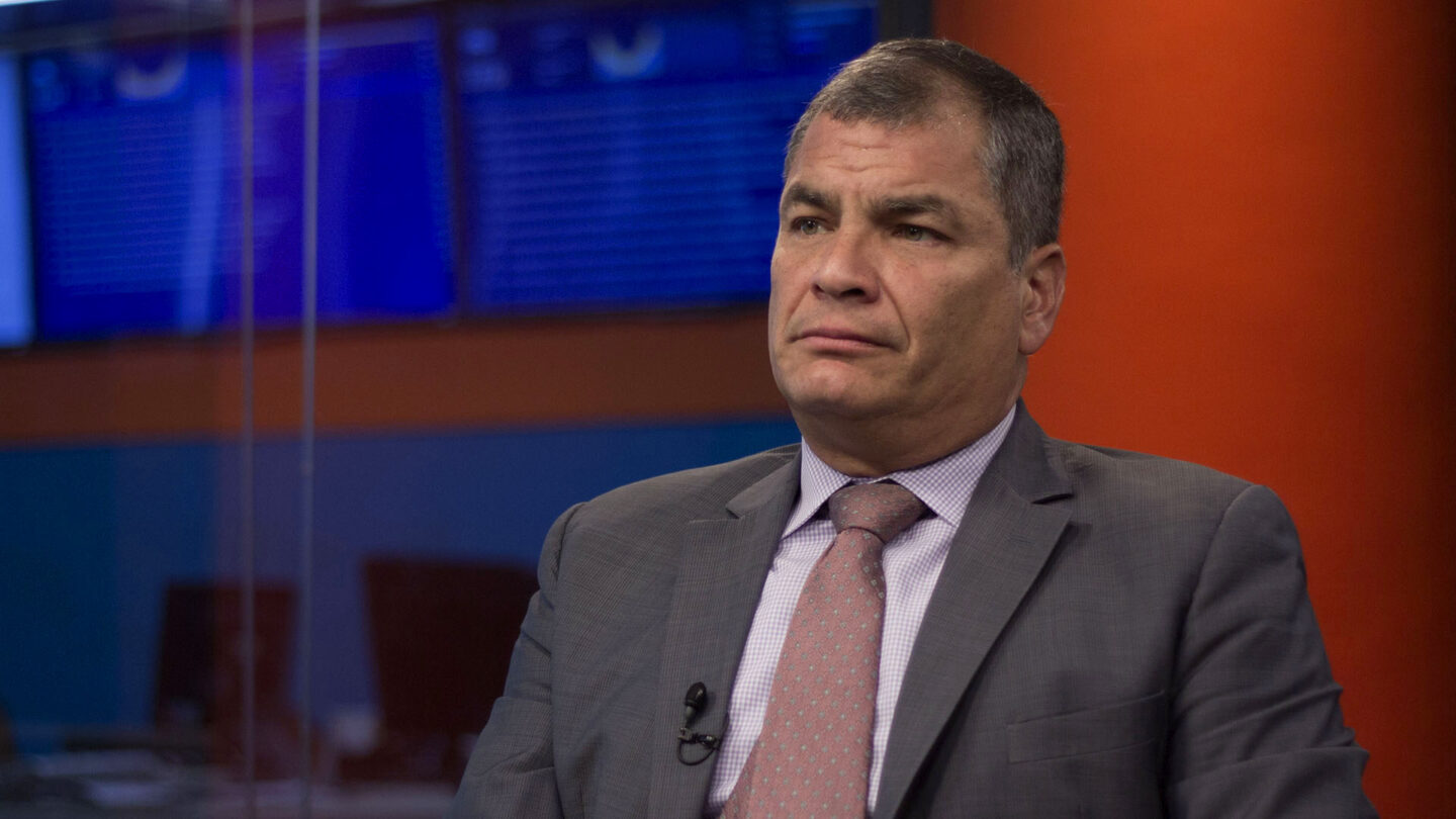 Cállate Rafael Correa corrupto impenitente |