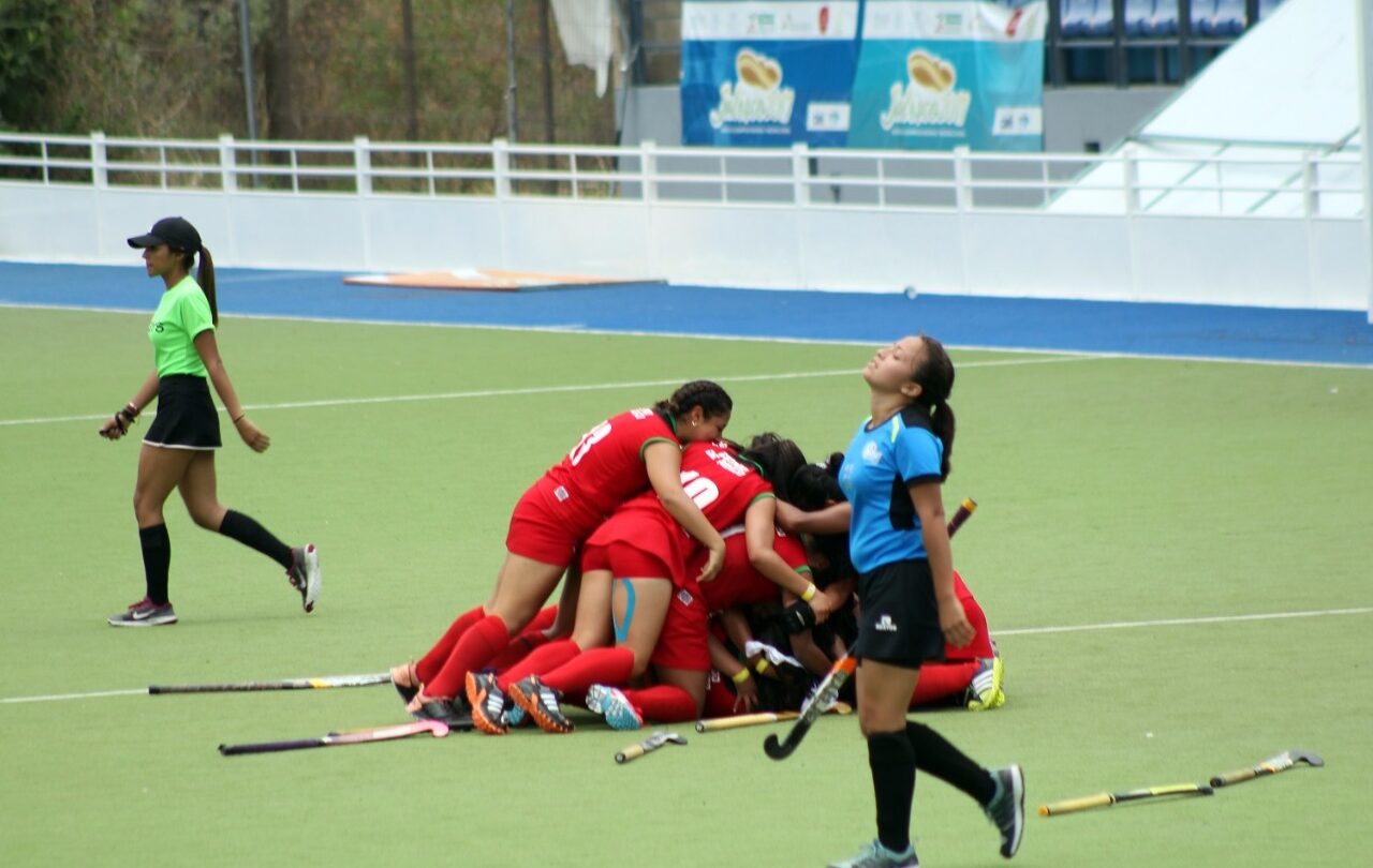 WhatsApp Image 2018 04 14 at 132023 ESTÁN LISTAS INSTALACIONES DEPORTIVAS DE HOCKEY SOBRE PASTO PARA LA OLIMPIADA NACIONAL Y NACIONAL JUVENIL 2018 |