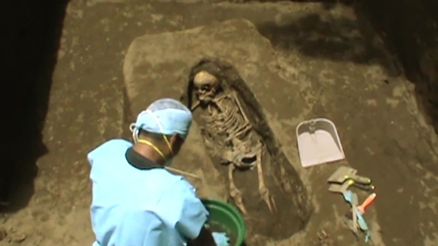 Descubren cementerio clandestino de maras en un taller mecánico de la capital salvadoreña |