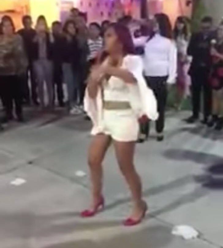 Madre e hija se lanzan duras indirectas en fiesta de 15 De la batalla sólo una salió victoriosa |