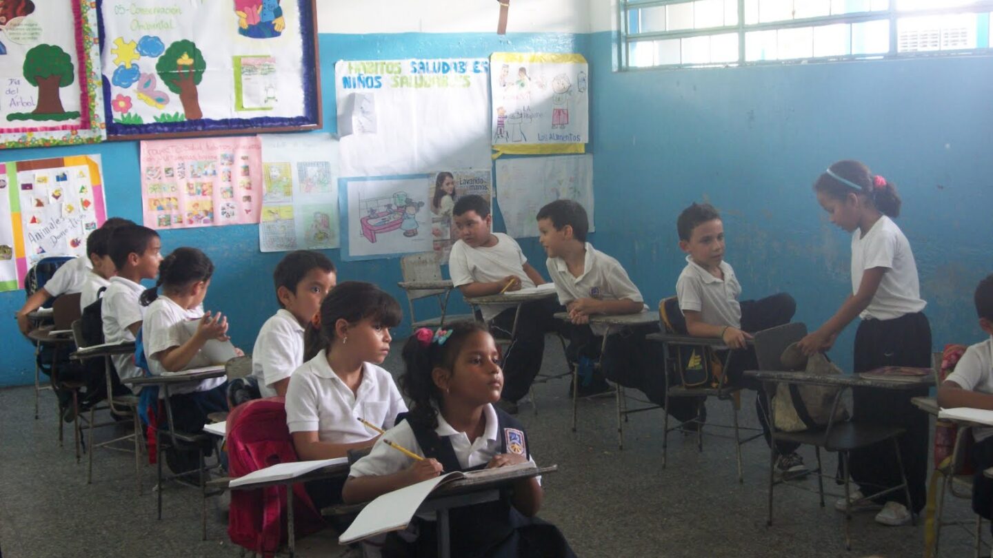 Venezuela suspende clases desde el 15 de mayo por elecciones presidenciales |
