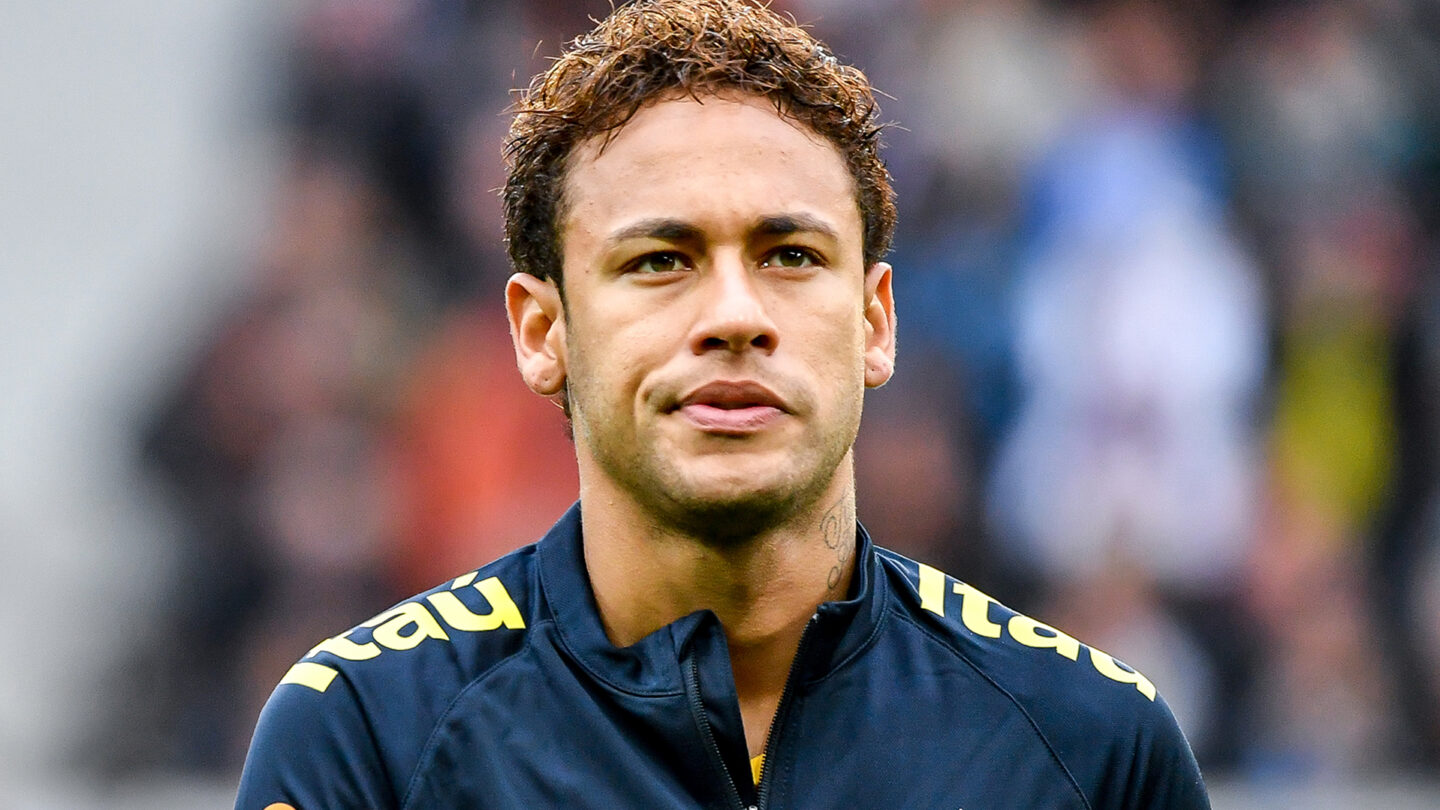 Neymar transita el camino de la traición al presentar la nueva camiseta del Paris Saint Germain |
