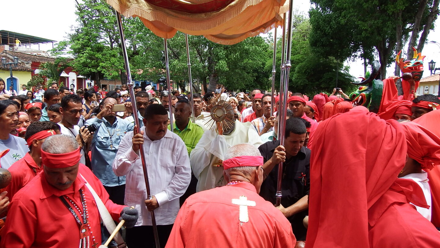 Cofradía de los Diablos de Yare danzaron por la paz |
