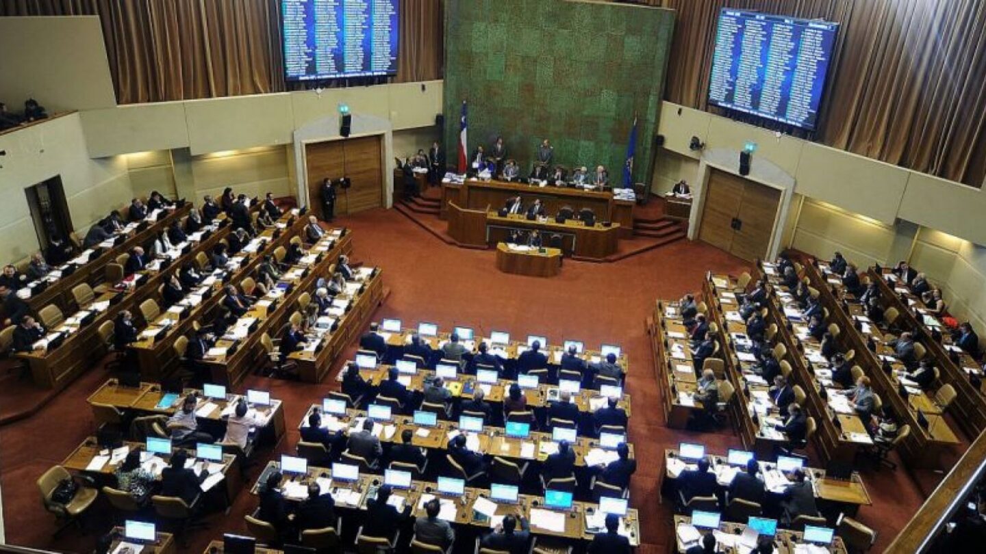 Comisión de Constitución aprueba moción que quita privilegios procesales para las autoridades del país |