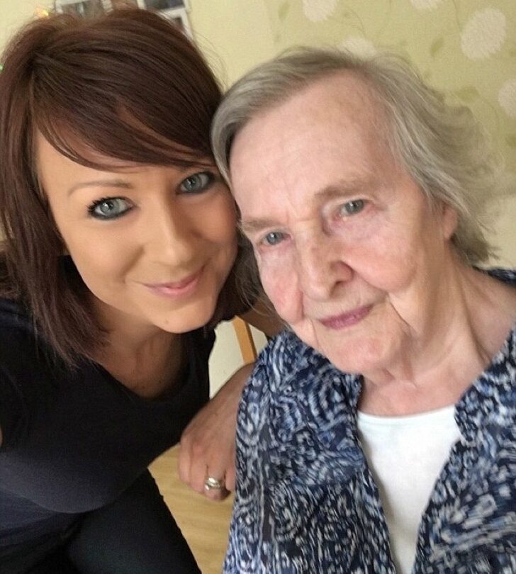 Alzheimer separó a 2 hermanas durante 15 años Su reencuentro no fue lo que familiares esperaban |