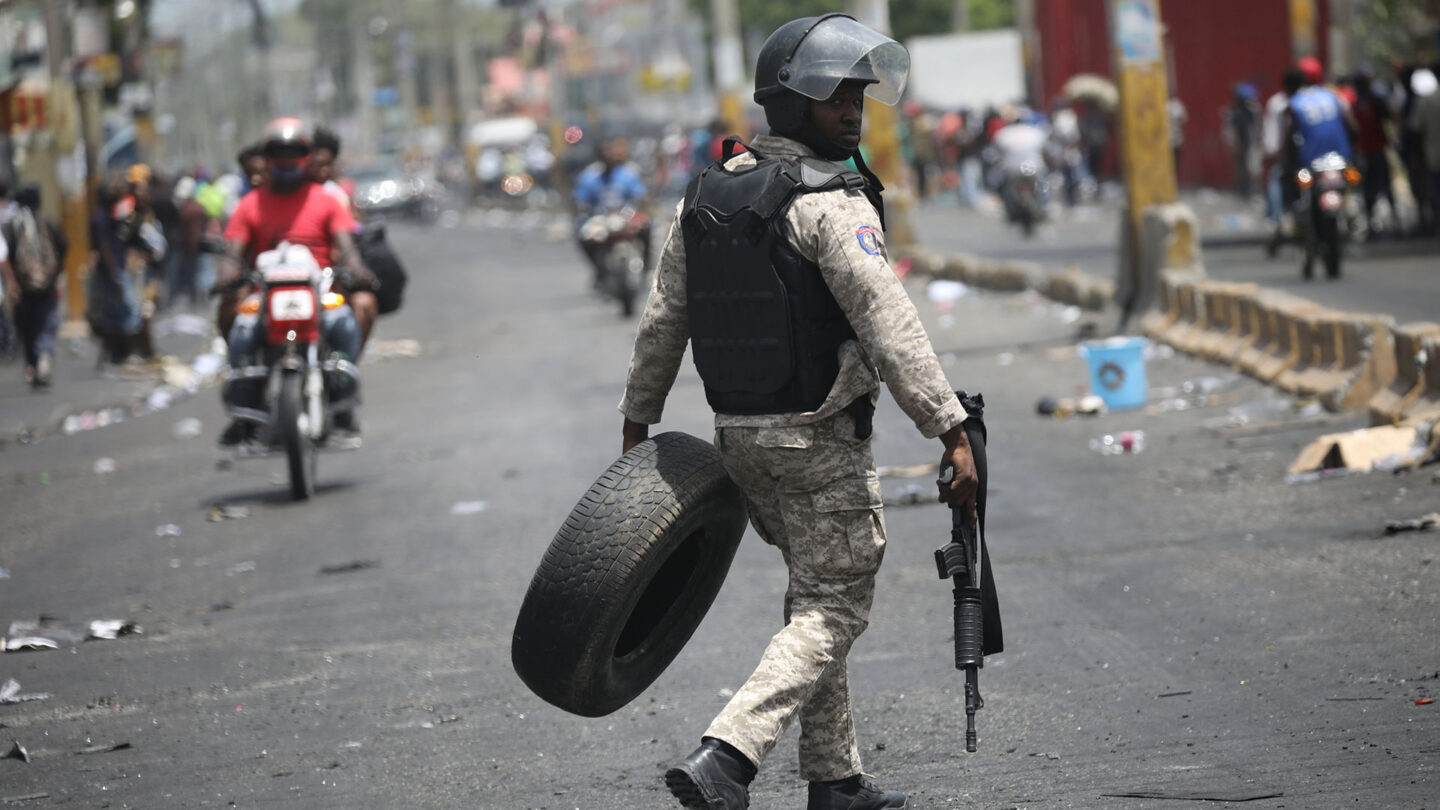 Renunció el primer ministro de Haití tras una semana de violentas protestas |