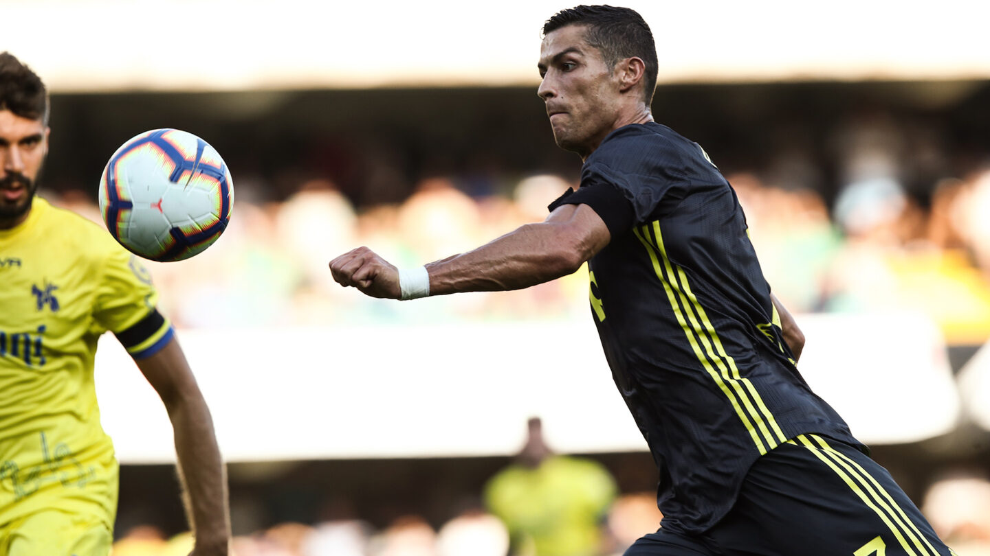 Ocasiones de gol y una polémica sobre el final así fue el debut de Cristiano Ronaldo en la Juventus |