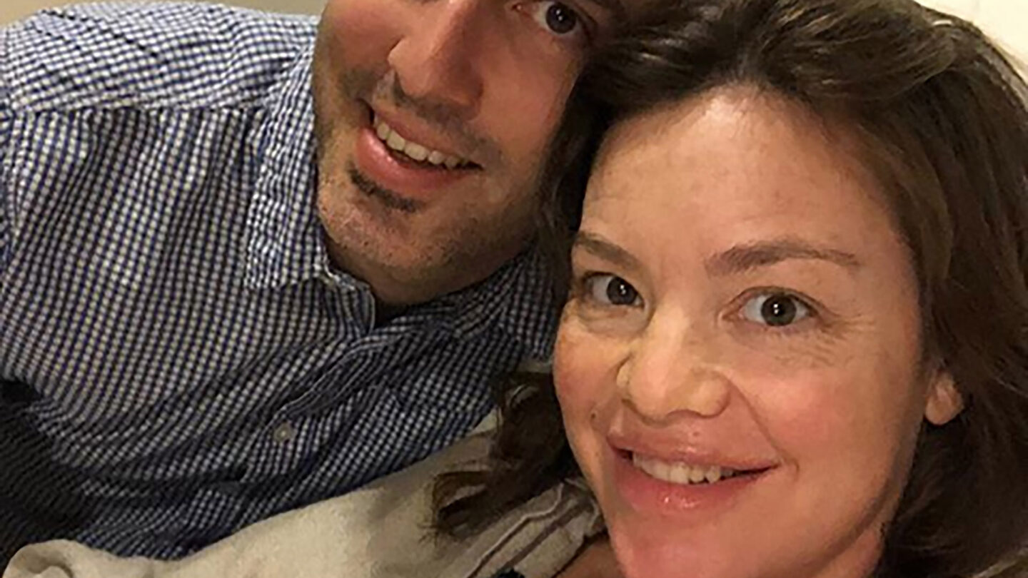 Una ministra de Nueva Zelanda llegó al hospital a dar a luz a su primer hijo en bicicleta |
