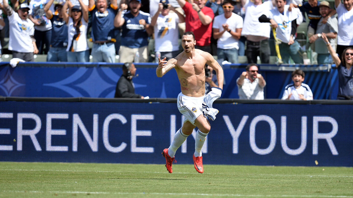 El sueco Zlatan Ibrahimovic eligió el mejor gol de su carrera |