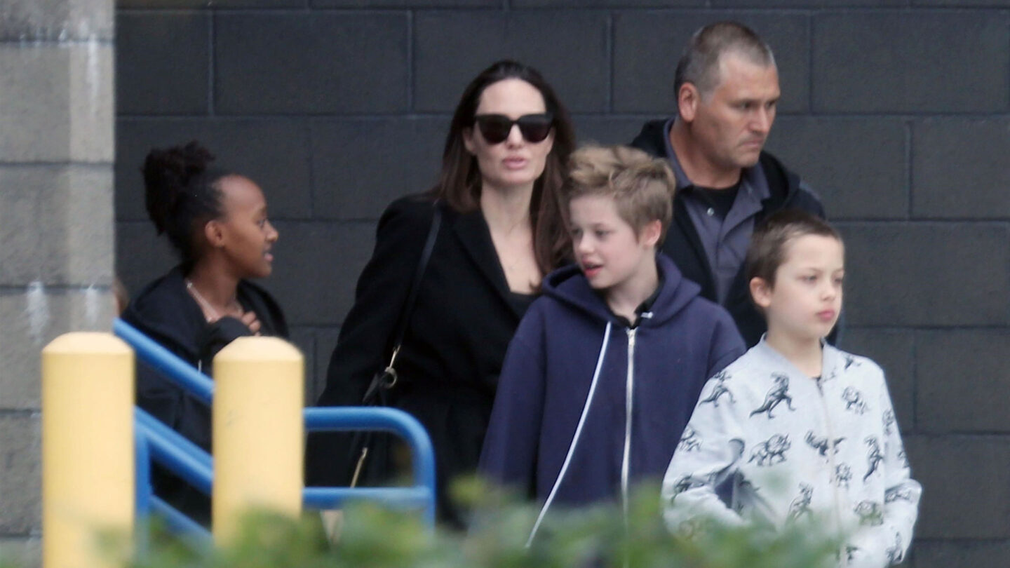 Angelina Jolie en llamas el juez le da más visitas a Brad Pitt con sus hijos |