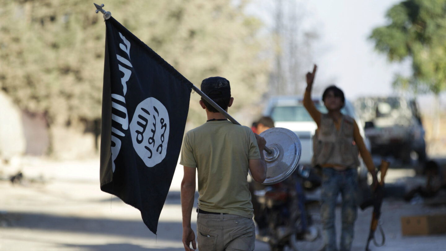 Una familia integrada por 8 terroristas de ISIS enfrenta la horca por haber participado en 370 ejecuciones en Irak |