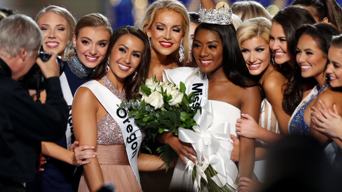 Miss Nueva York ganó el concurso de Miss América 2019 el primero sin desfile en traje de baño |