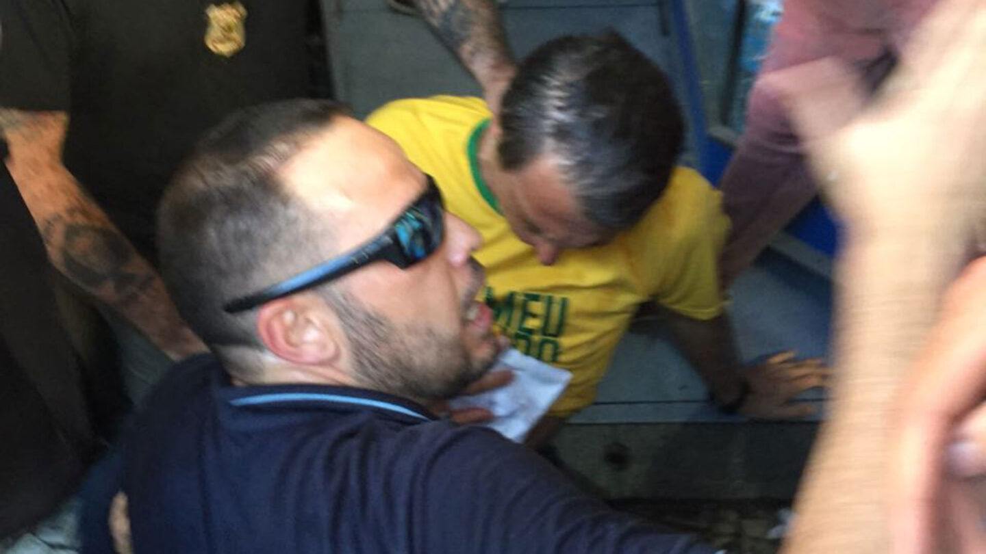 Elecciones en Brasil Jair Bolsonaro fue apuñalado durante un acto de campaña en Minas Gerais |