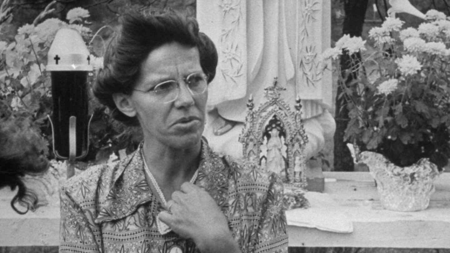 Cuando 100 mil personas esperaron para ver a la Virgen María en una granja de Wisconsin |