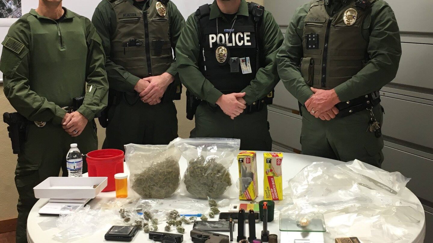 Oficiales localizan marihuana pastillas drogas y mas | México Ahora Oficiales localizan marihuana pastillas drogas y mas