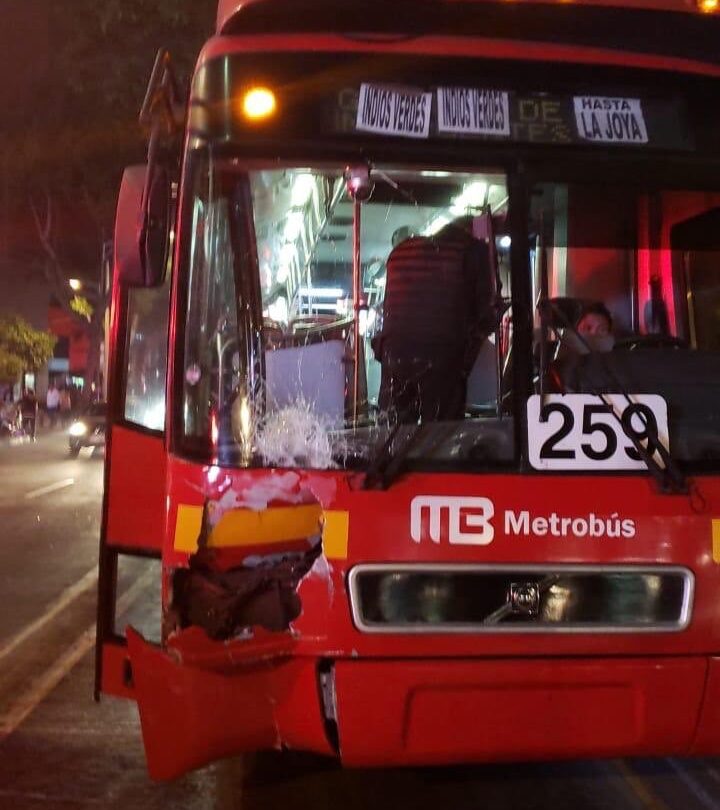 47689322 949705815239381 2539805270989602816 o Metrobus atropella a mujer y muere en el lugar |