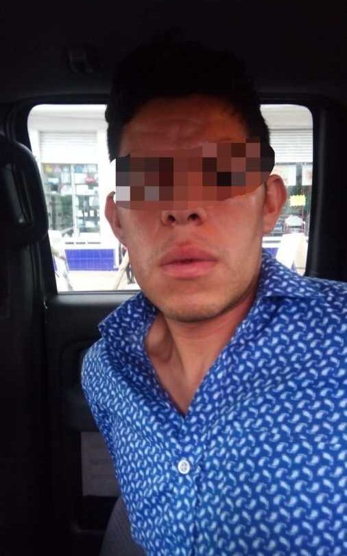 Empleado municipal falso que amedrentaba comerciantes en Jardines de Morelos | México Ahora Empleado municipal falso que amedrentaba comerciantes en Jardines de Morelos