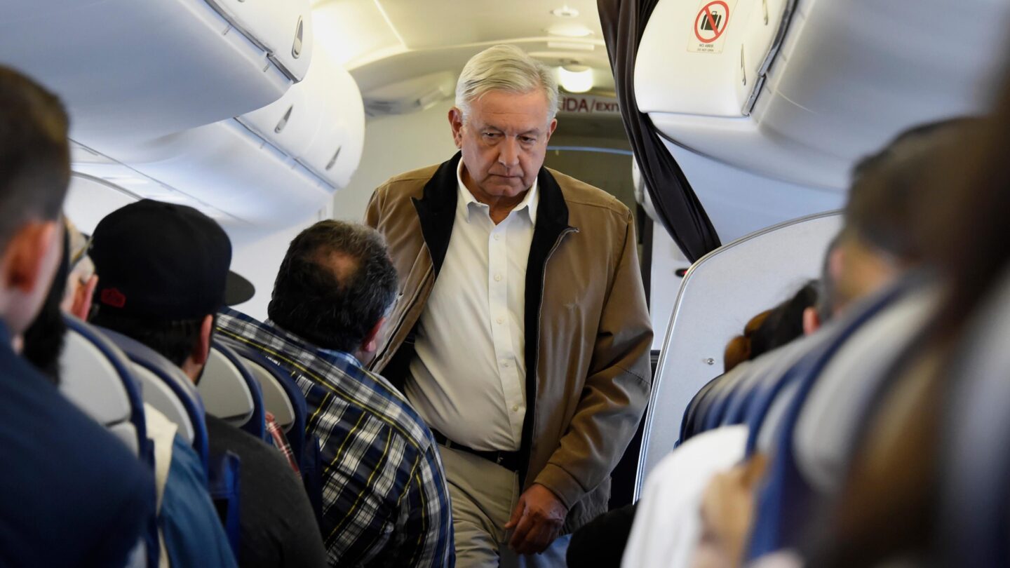 esto-dicen-las-azafatas-sobre-compartir-vuelos-con-amlo_crop1554044647904jpg_2034962199 | México Ahora