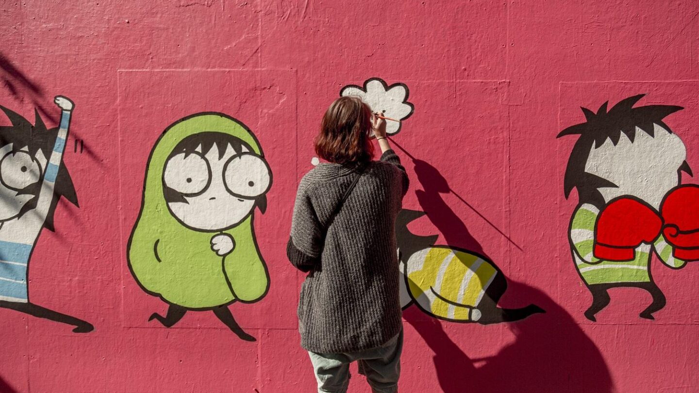 Sarah_Scribbles_by_Sarah-Andersen_Internet_Walls_by_Pictoline_4 | México Ahora Mural Sarah Andersen
