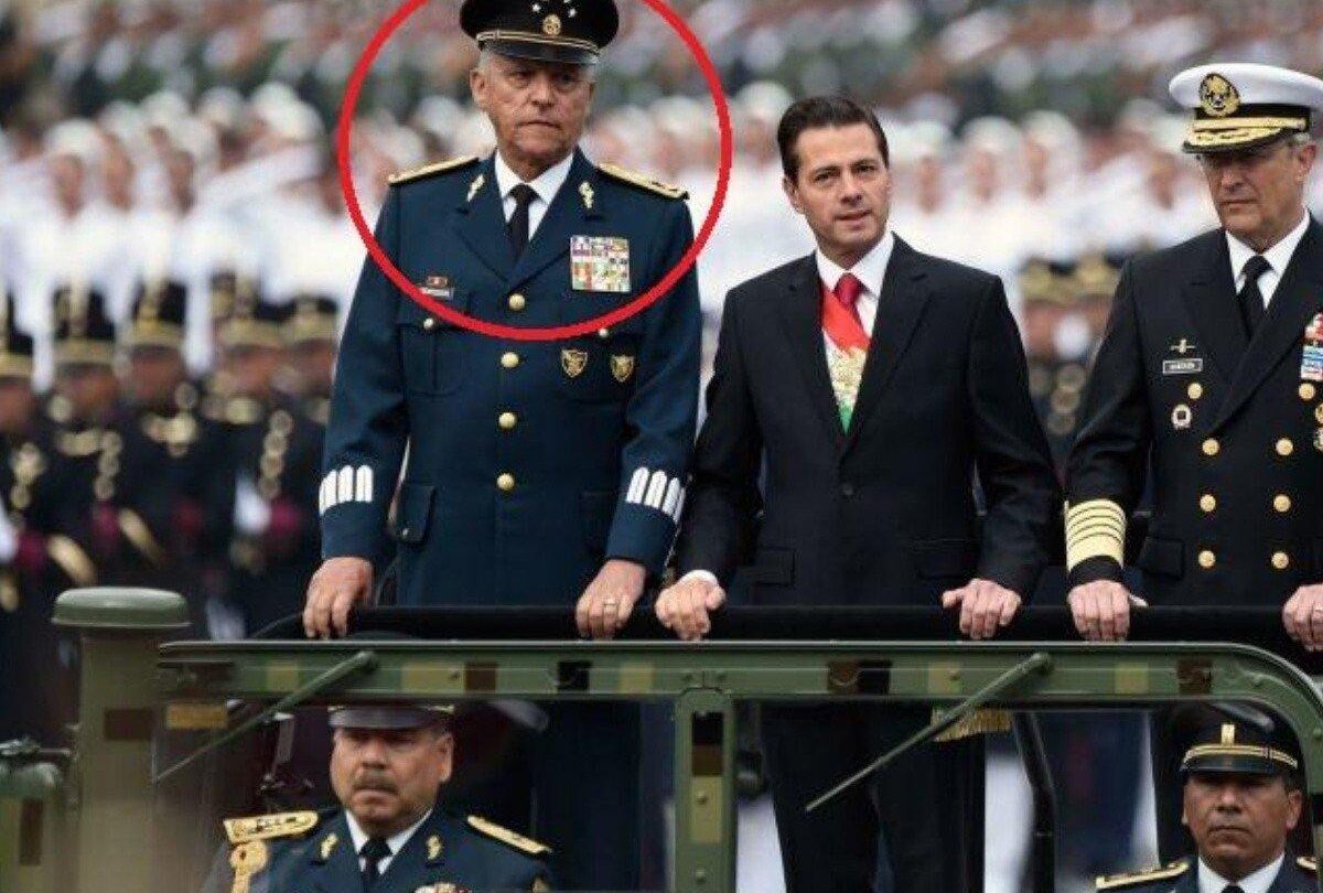 salvador_cienfuegosx_epn_2_crop1602816172005jpg_1207321354 | México Ahora ex Secretario de SEDENA