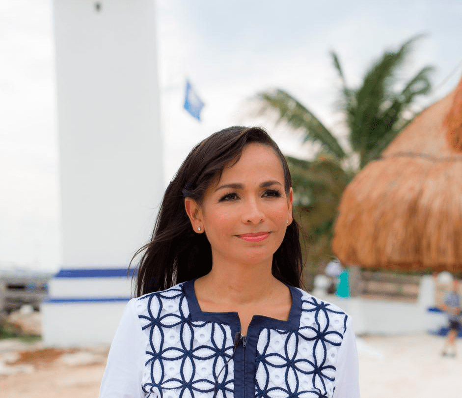 1614133457 Laura Fern ndez Pi a Presidenta Municipal Puerto Morelos Promover valores en los jóvenes es fundamental para lograr un futuro más seguro Laura Fernández Piña |