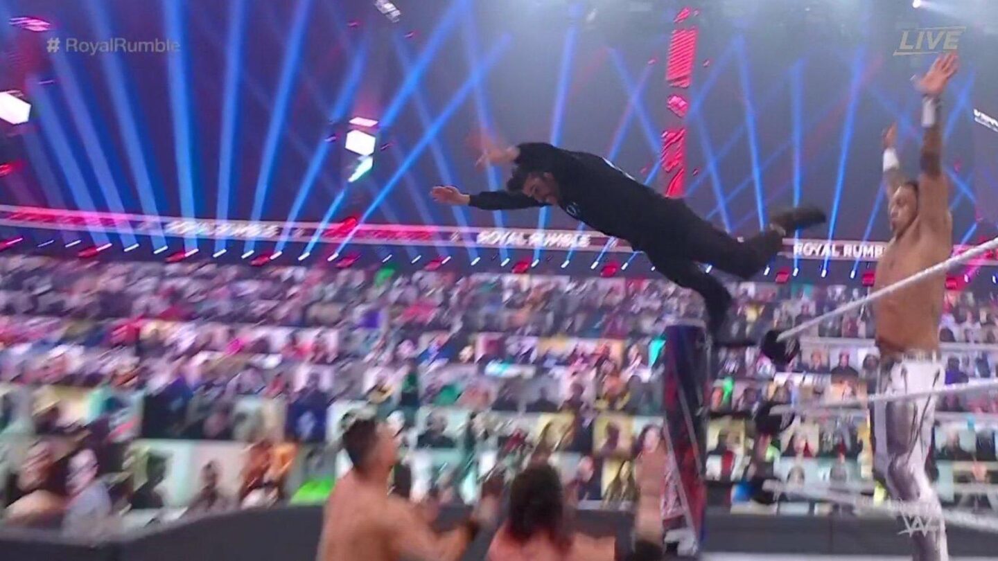 Bad-Bunny-Royal-Rumble- | México Ahora Bad Bunny se lanzó desde la tercera cuerda en la WWE