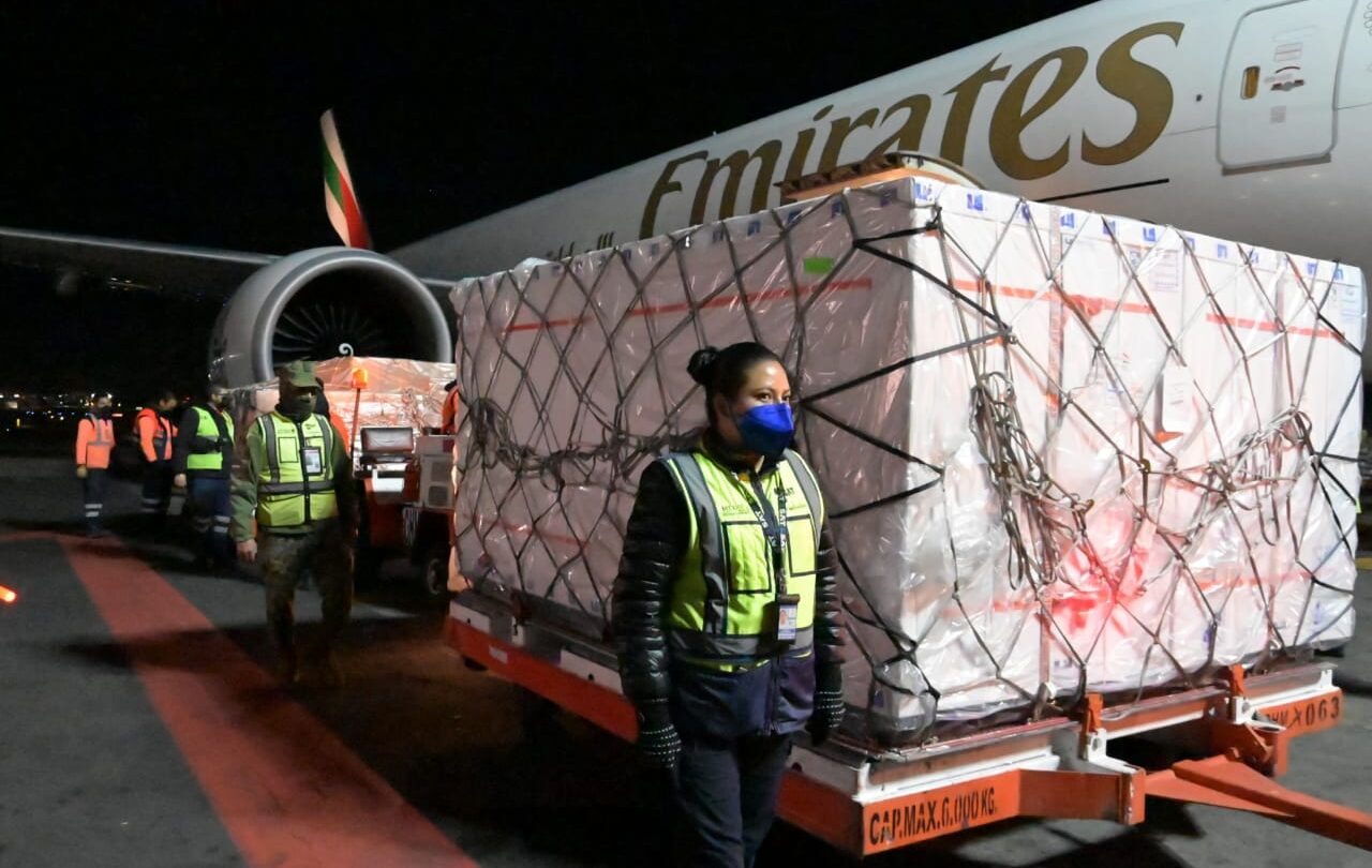 EuMFPjCWYAEMAUh Llegan a México 870 mil dosis de la vacuna contra el Covid 19 de AstraZeneca |