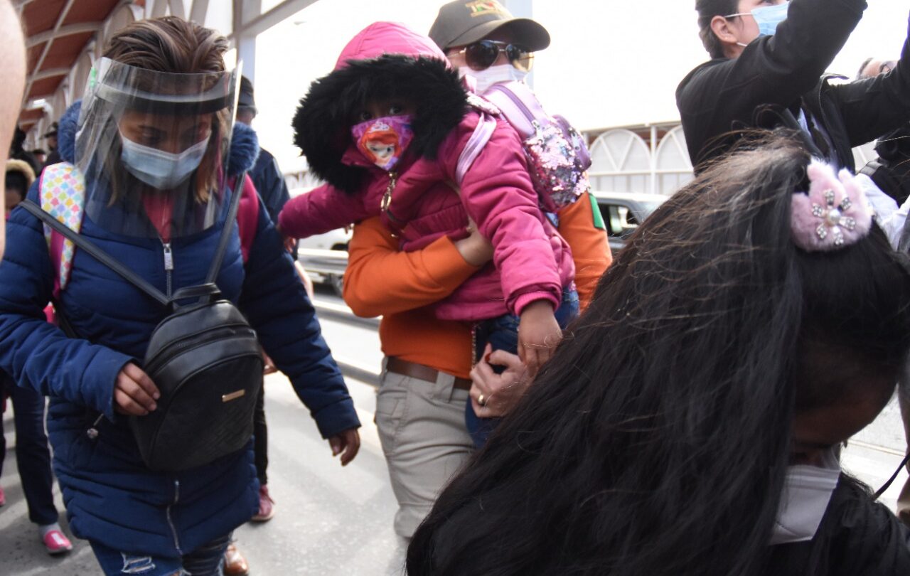 Migrantes-MPP-cruzan-de-CDJZ-a-El-Paso_Rey-R-Jauregui-07 | México Ahora