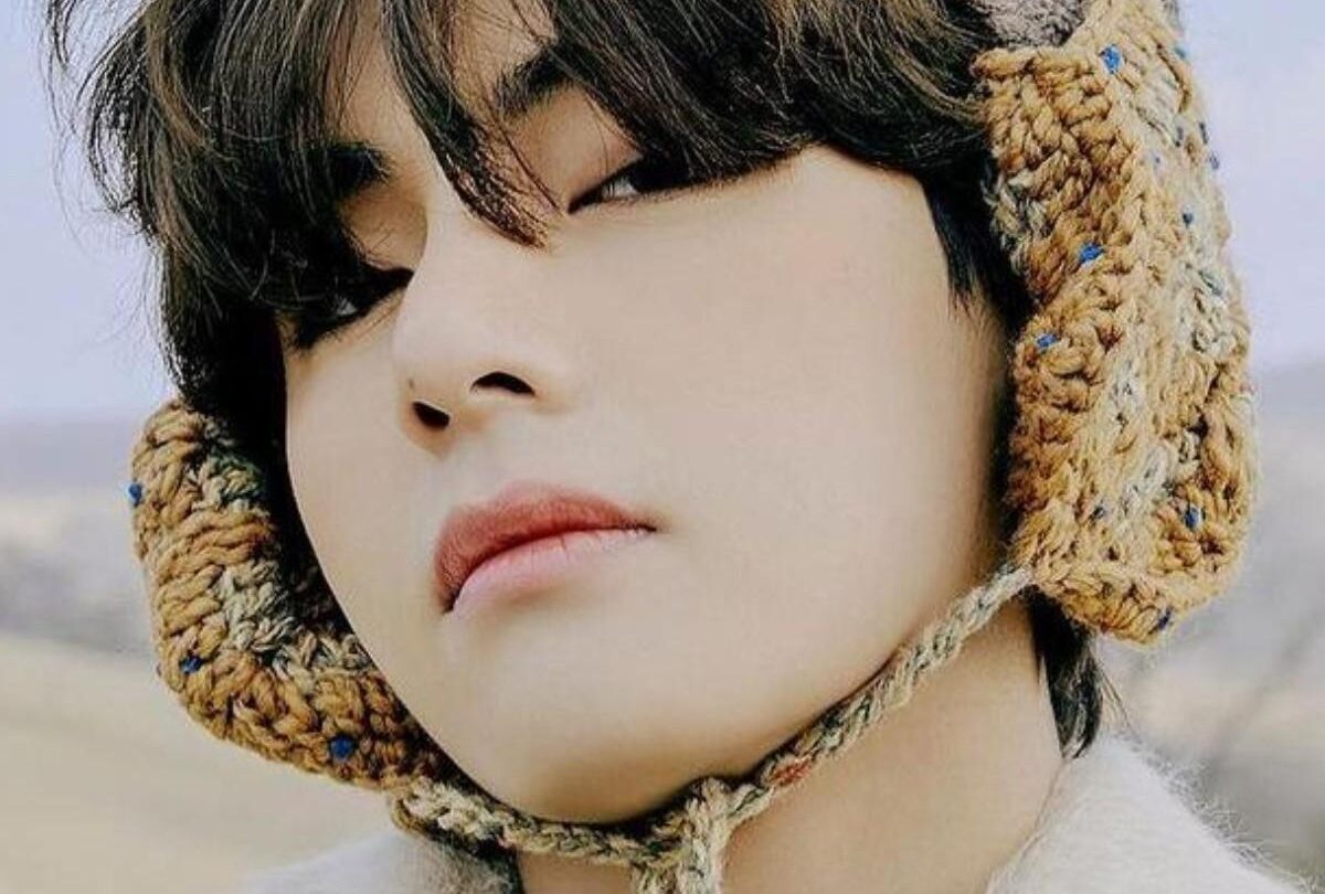 bts v outfits casuales ideas estilo moda 1 crop1612307769340jpg 1199923512 5 Outfits casuales inspirados en V y su estilo bohemio |