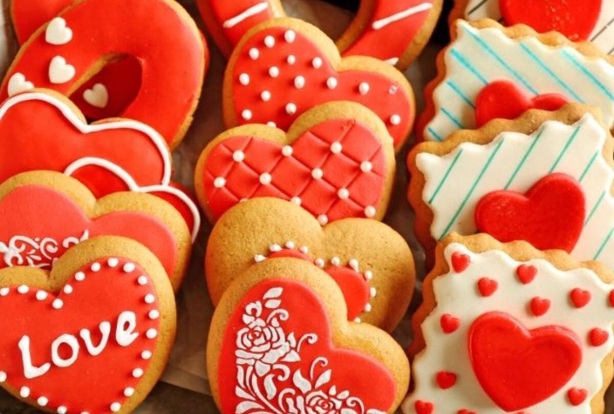 f3bc9147 2805 4642 8c0f 7bc0d28808d9 crop1612485253955jpeg 1199923512 Galletas de corazón decoradas con fondant receta casera |