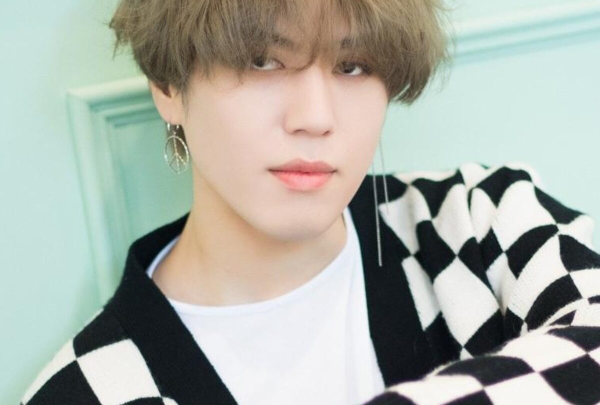 got7 yugyeom pulsera regalo 97 line crop1614118862052jpg 1199923512 Yugyeom lleva siempre presente a la 97 line con este accesorio |