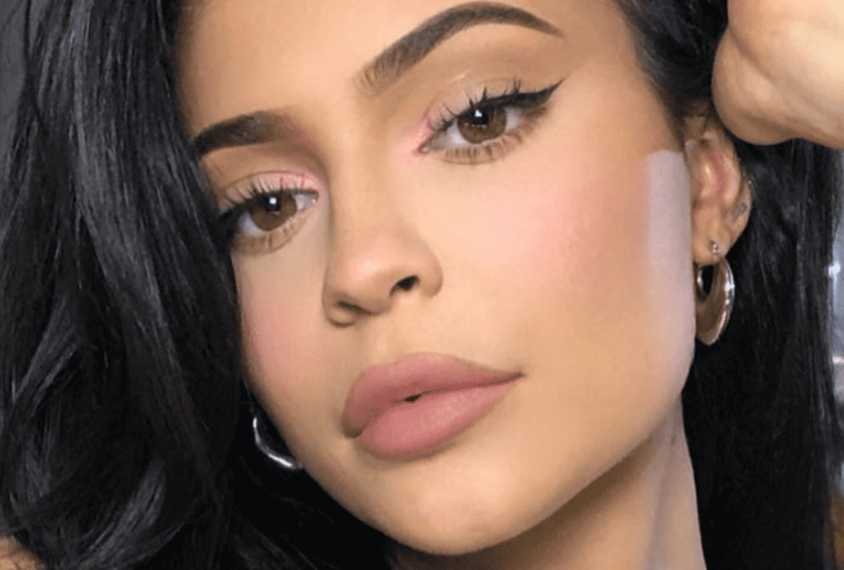 por qux kylie jenner tiene una enorme cicatriz en la piernapng 1199923512 Por qué Kylie Jenner tiene una enorme cicatriz en la pierna |