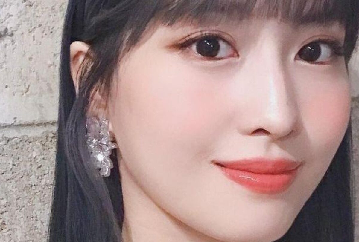 twice momo mascotas perros cuidado 1 crop1613590176515jpg 1199923512 Momo demuestra que es la mejor mamá para Dobby su perrito |