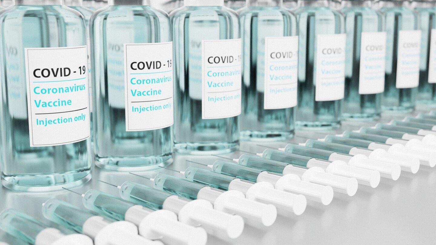 vaccine-5926664_1920 | México Ahora adultos mayores