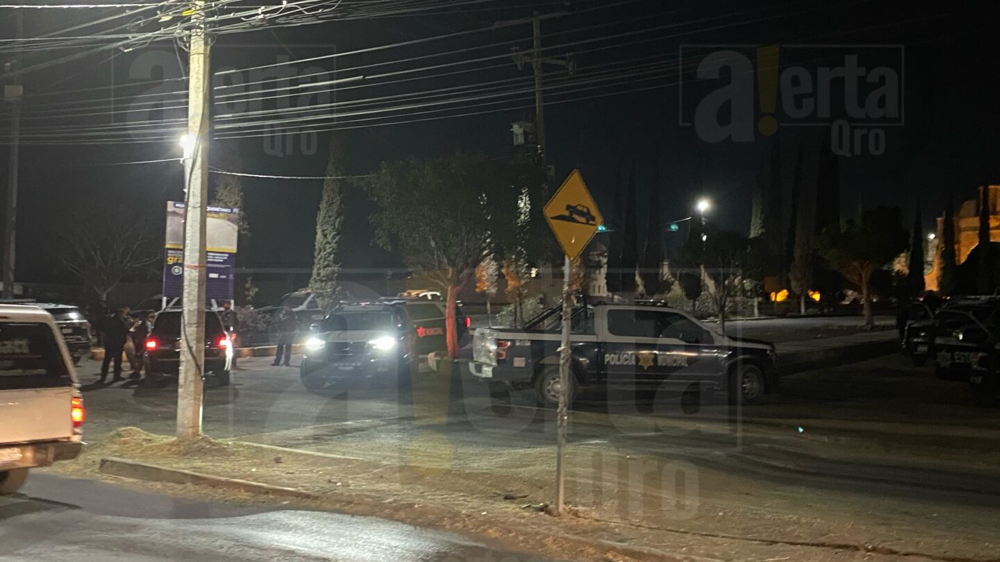 F42D523D CF75 4804 B1B0 7CA22754D731 scaled 1 Lesionan a policías municipales durante detención en Colinas de Santa Cruz vecinos denuncian abuso policial |