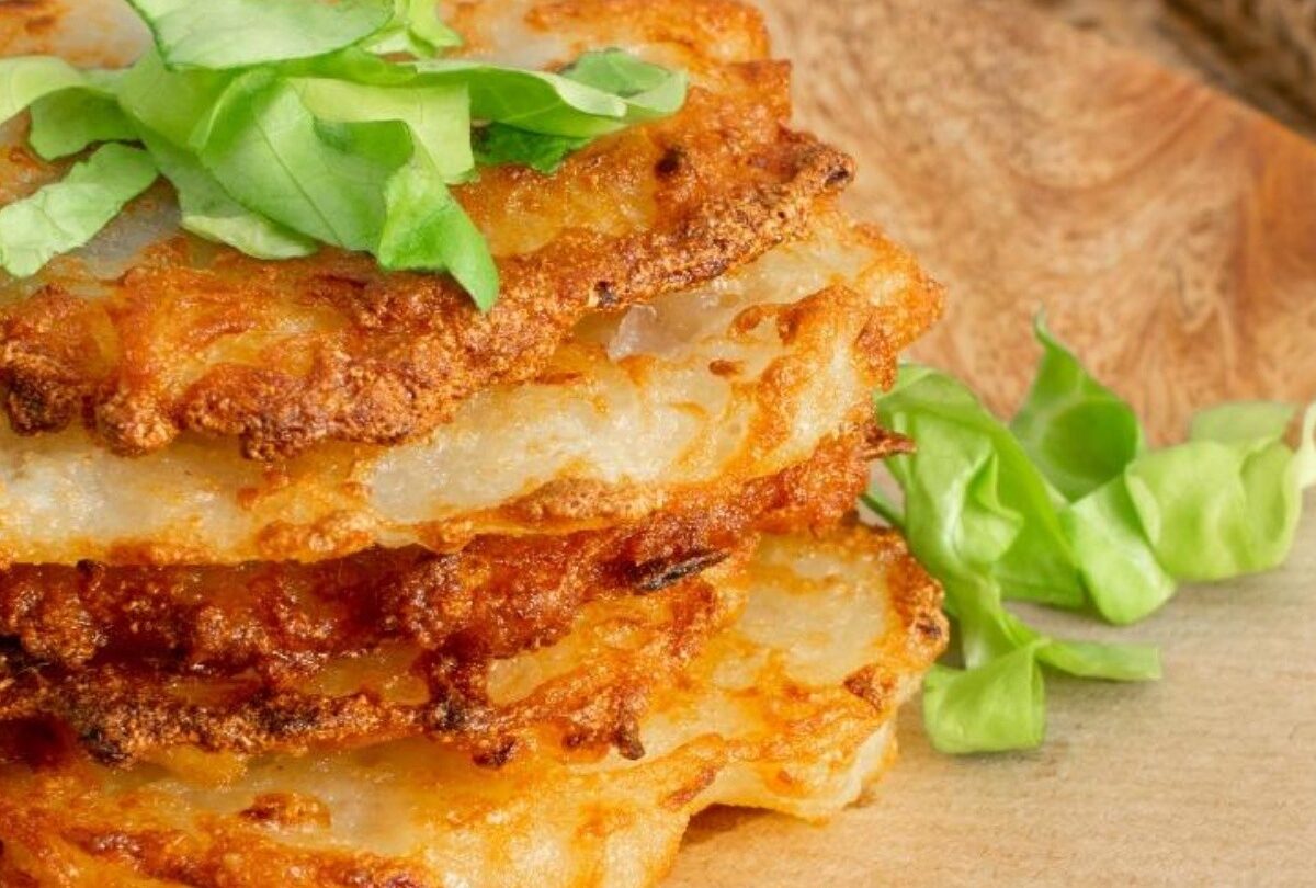 c4f4596e bc71 4525 ac34 c392091a1885 crop1614914076096jpg 1199923512 Receta casera de tortitas de papa con queso mozzarella fácil |