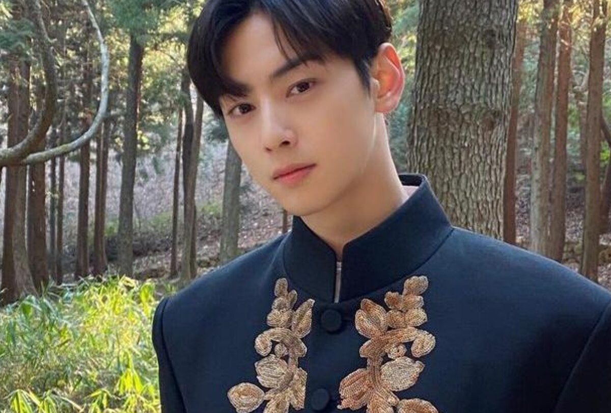 cha eun woo antes y despues eovolucion crop1614979654402jpg 1199923512 7 Fotos de Cha Eun Woo que muestran su evolución a través de los años |