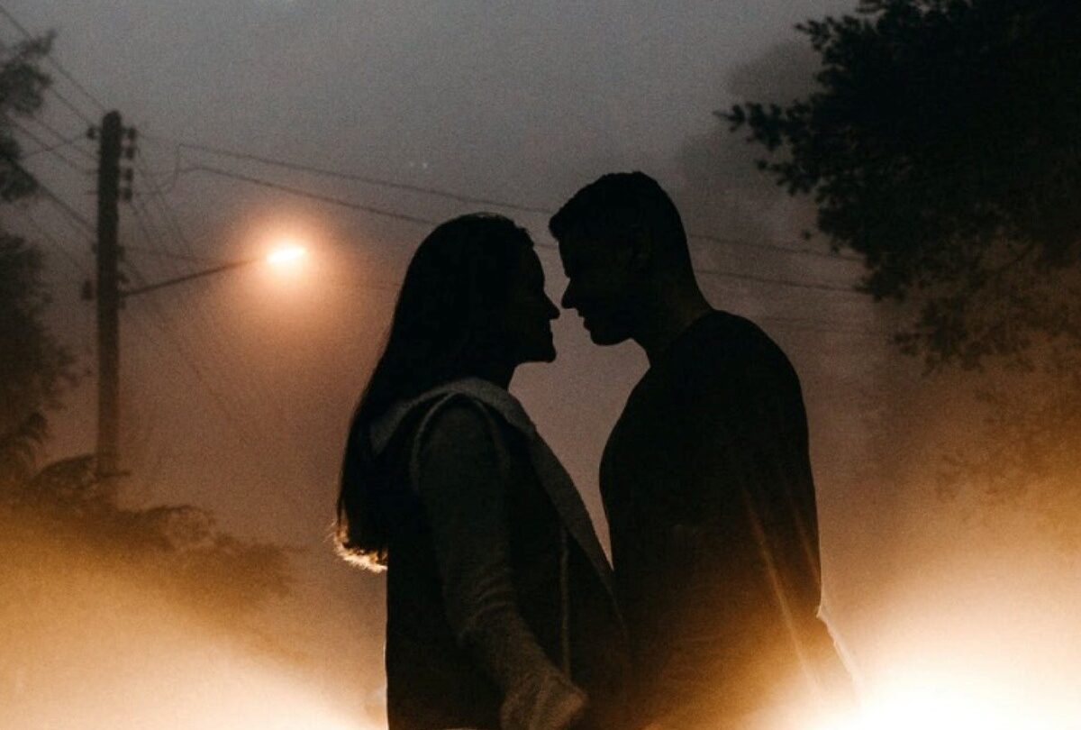 enamorados amor 1jpeg 1199923512 Quería amarla pero no tenía intenciones de salvarla |