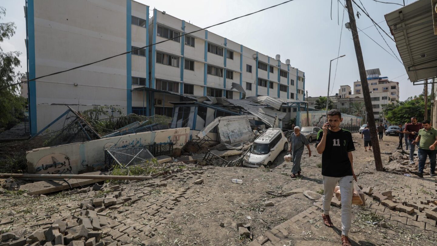 la franja de gaza datos basicos y el actual conflicto armado entre palestinos e israelies La Franja de Gaza Datos básicos y el actual conflicto armado entre palestinos e israelíes |