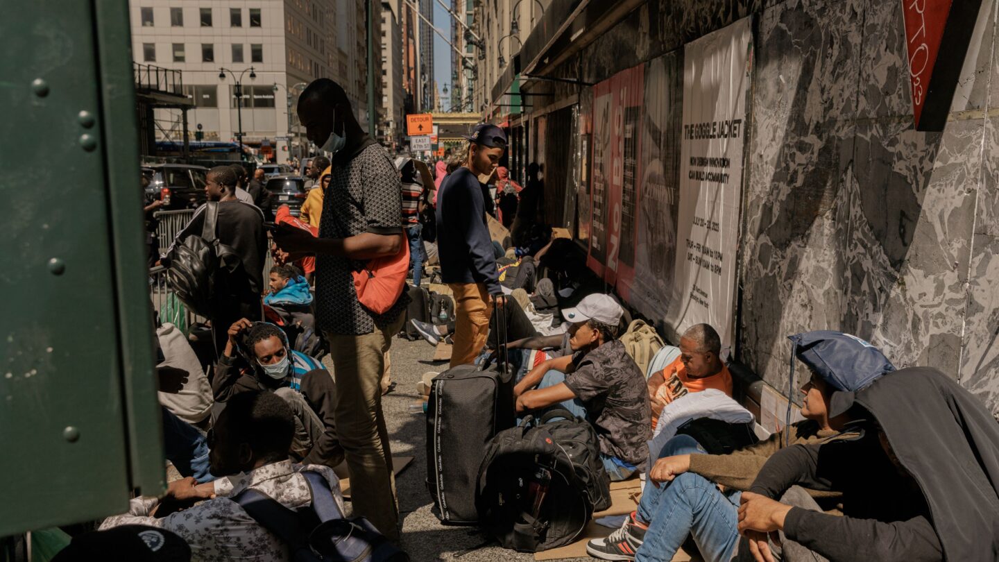 migrantes en nueva york buscan orientacion en el complejo camino a la legalidad migratoria Migrantes en Nueva York buscan orientación en el complejo camino a la legalidad migratoria |