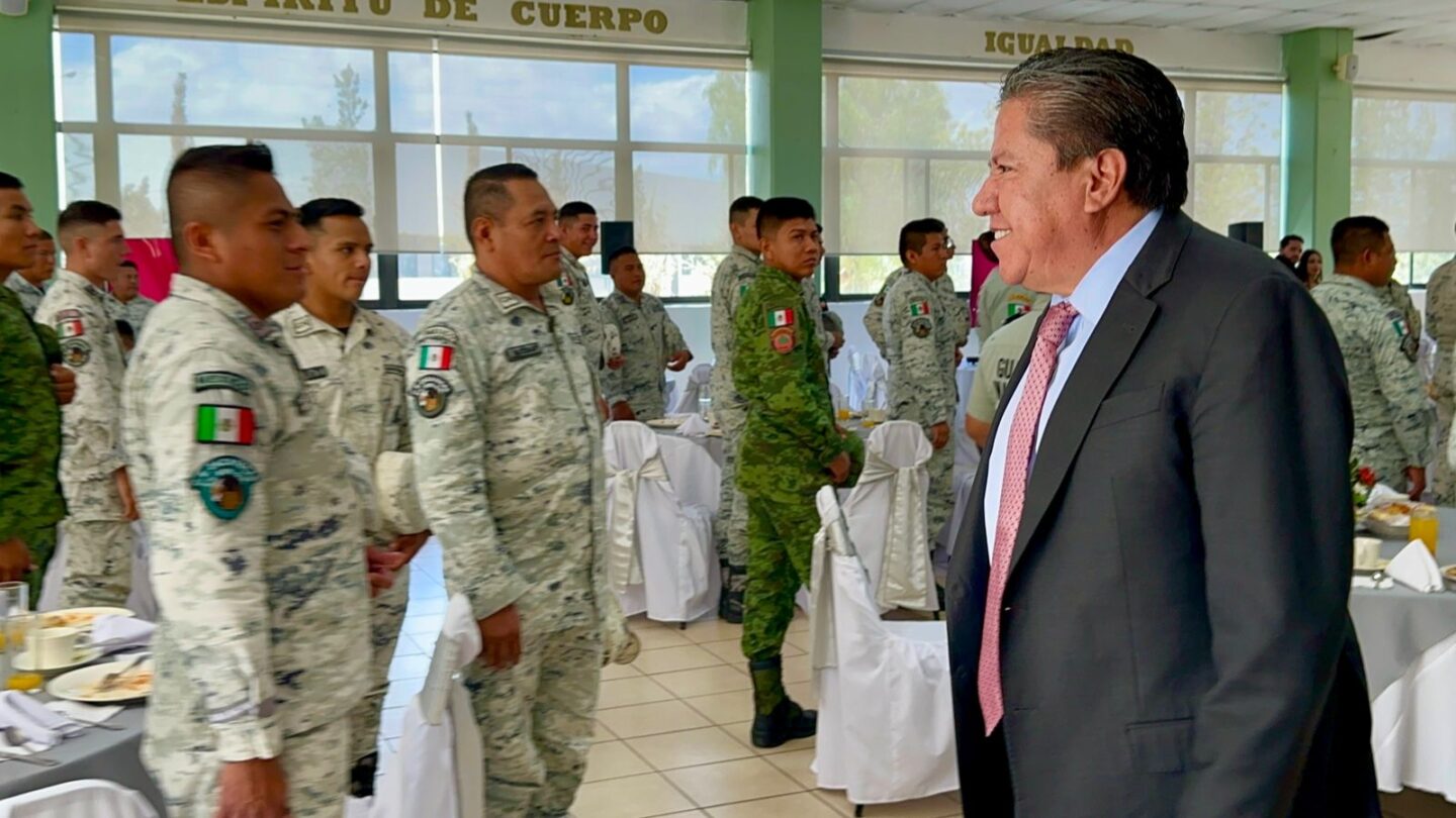 reconocimiento a la guardia nacional y al ejercito mexicano por su compromiso con la pacificacion de zacatecas Reconocimiento a la Guardia Nacional y al Ejército Mexicano por su compromiso con la pacificación de Zacatecas |