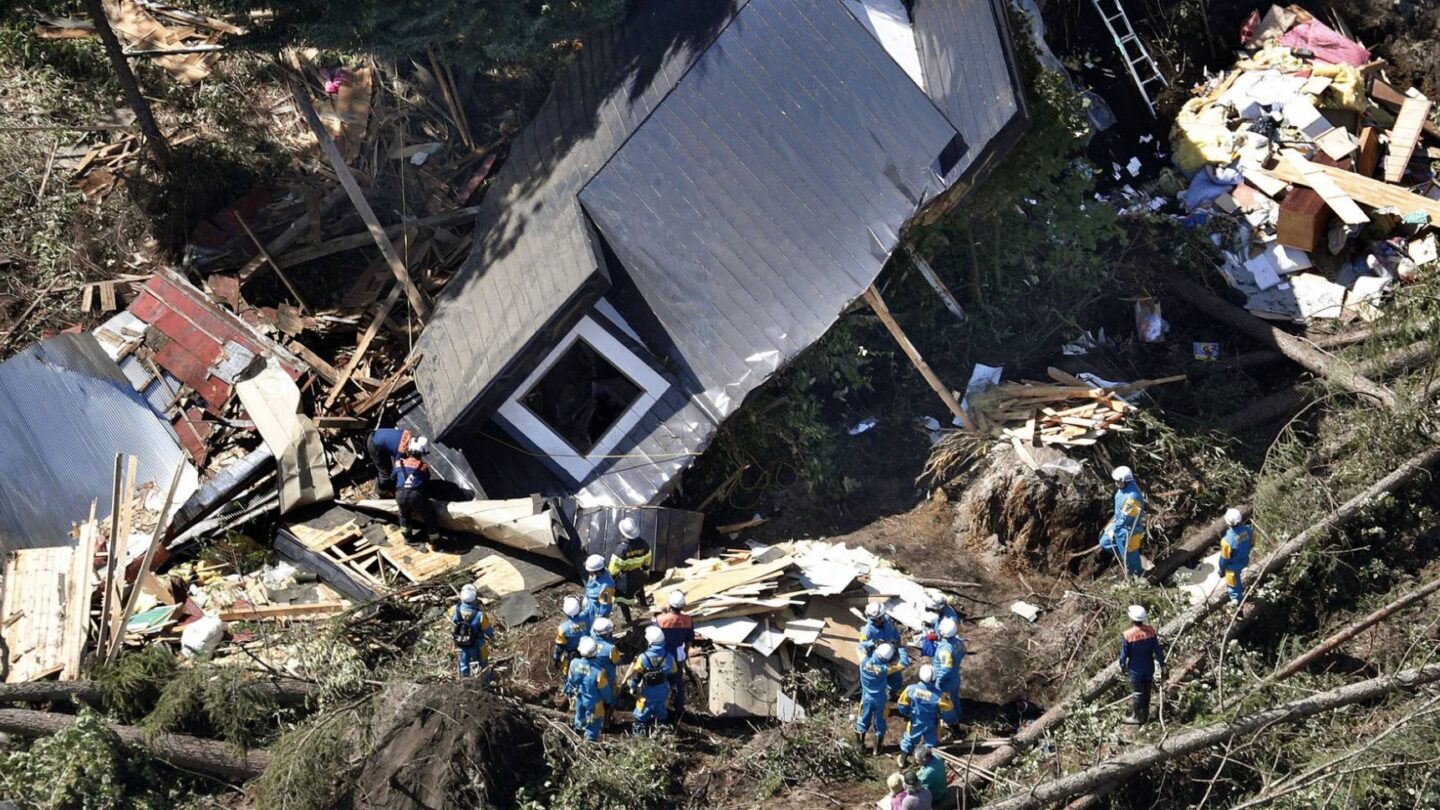 asciende a 42 la cifra de victimas del terremoto ocurrido en el norte de japon Asciende a 42 la cifra de víctimas del terremoto ocurrido en el norte de Japón |